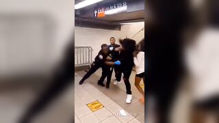 Guy Gets Into Fist Fight With Cops at the Subway Station(repost)