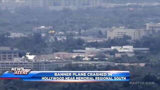 Pilot killed after banner plane crashes onto street in Hollywood, Florida