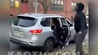 Kidnapper get his a*s whopped(repost)