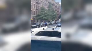 Bystander stops attempted robbery and disarms robber in NY(repost)