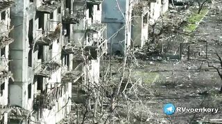 Ukrainians Fleeing House as Wagner PMC Fighters Move In - In War Torn Bakhmut Ukraine