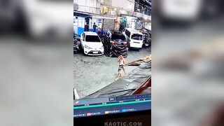Manila Hitman Targets Guy on Phone