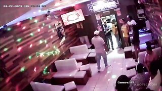 Club Visitors Robbed In Ecuador