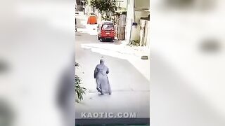 Robbery Denied by women in burqa