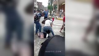 Thief Kicked, Beaten With Stick Before The Arrest In Ecuador