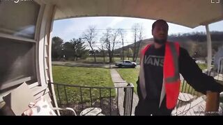 Connecticut: Homeowner pushes bogus delivery driver away from front door in attempted break-in