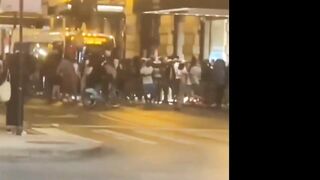 Chicago Goes Insane As Hundreds Of Youths Storm Downtown, Destroying Vehicles, Assaulting Random People