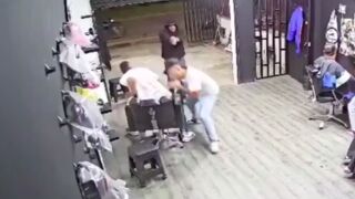 Barber is executed while preparing to give customer a haircut - Colombia