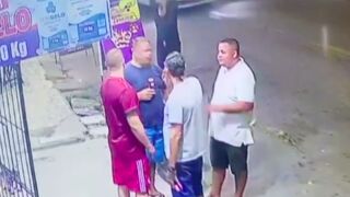 Gunman disrupts conversation and shoots two men dead outside bar - Brazil