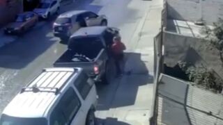 Off duty police officer kill hitman that was sent to execute him - Tijuana, Mexico