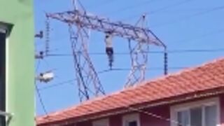 A man was electrocuted on a transmission tower in Karabük, Turkey