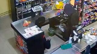 Robber accidentally shoots cashier in the leg while he was emptying the register in São Paulo ,Brazil