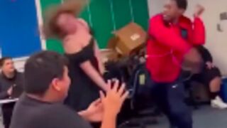 Student defends himself against two classmates who tried to attack him