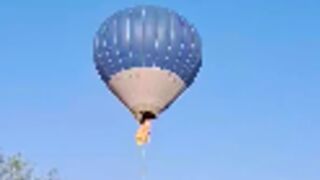 Two dead and 3 injured after hot air balloon catches fire in Mexico