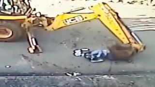 Worker hits colleague off his motorcycle with excavator then crushes him to death with it [ + Aftermath]