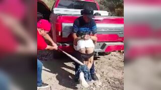 Cartel use a baseball bat to punish trafficker, Mexico