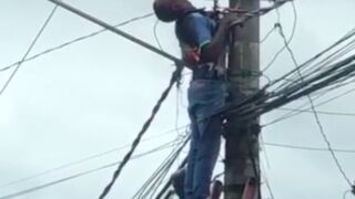 Worker roasts on a transformer after getting electrocuted and somehow manages to survive, Brazil