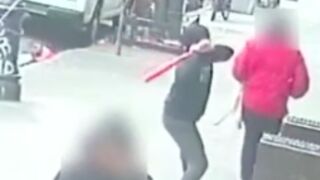 Man pulls baseball bat from his sweatpants and viciously strikes 47-year-old man around the head, NYC