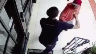 Man attempting a robbery is killed with a one punch