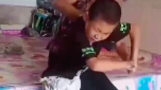 Little boy chokes out his grandma in China