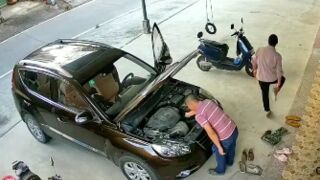 DIY Mechanic gets crushed by his own car in China