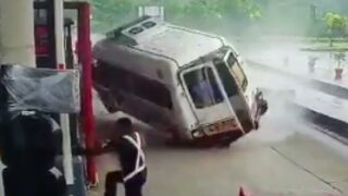 Four killed as speeding ambulance crashes against Shiroor toll plaza in India