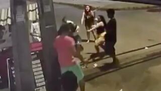 Girl get stabbed in the back and killed during a fight in Brazil