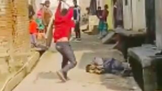 Man brings a stone to a stick fight and gets his head bussed in India