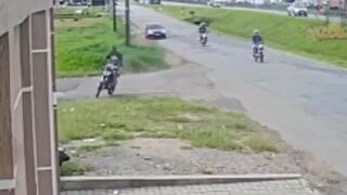 Man dies after losing control of his motorcycle and crashing into a brick wall in Brazil