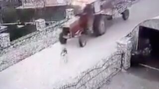 Man deliberately uses his tractor to run over a dog in Bosnia