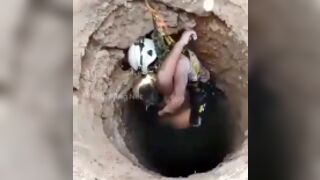 Body recovery of a man that fell down a well in Syria