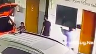 SMH: Man gets snuck up on and shot in the back in the head at a car dealership