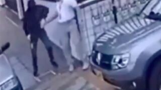 Man gets robbed and shot in the head and killed even though he handed over the goods