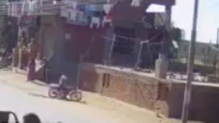 Biker killed after skidding on dust causing him to lose control and crash into a post in India