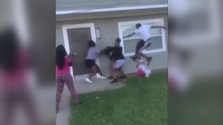Smh: Girl and her little sister get jumped and fly kicked in the head