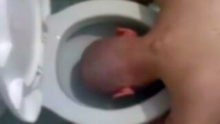 Alleged rapist gets his head flushed down the toilet and pissed on in Russia!