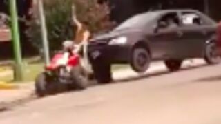 Mad road rage incident using poles and cars as weapons!