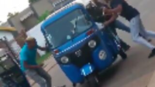 Man gets stabbed in a rickshaw road rage incident!