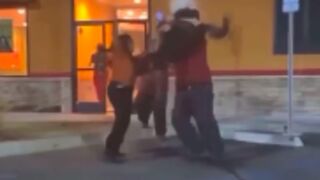 Customer gets body slammed by Popeyes staff!