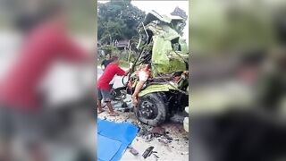 Truck driver crushed by a horrible accident