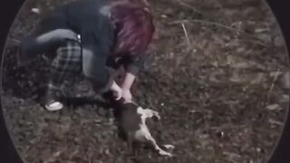 Gore animal video- Cut off a cat's head
