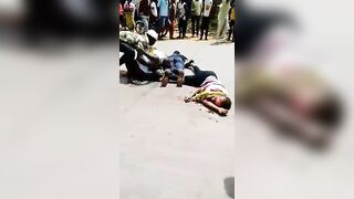 Gore video - Nigeria accident many people died a woman was crushed body by truck