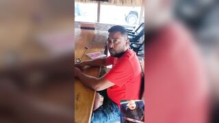 Gore video - Drug dealers in Venezuela assassinated a man in a refreshment bar with a gun