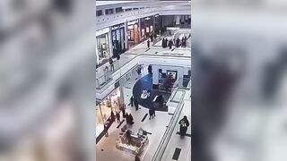 Youthful lady leaps to her fatality inside mall