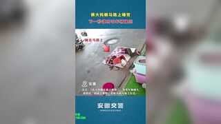 Girl pulverized by a car in ji'an