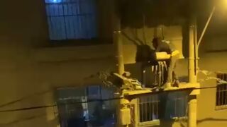 Man is electrocuted while attempting to remove a birds nest from transformer which then caused power cut - Brazil