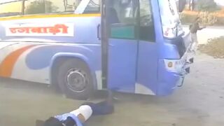 Tire explodes on bus driver while filling air - Ajmer, India