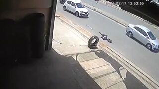 One Legged Crook Killed By Big Bus