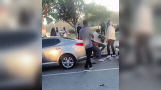 Big Oakland Man Uses His Weight In A Street Fight