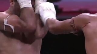 Muay Thai fighter suffers nose injury